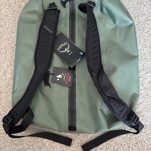 Osprey Arcane WP Duffel 40 Waterproof Travel Bag Pine Leaf Green NWT